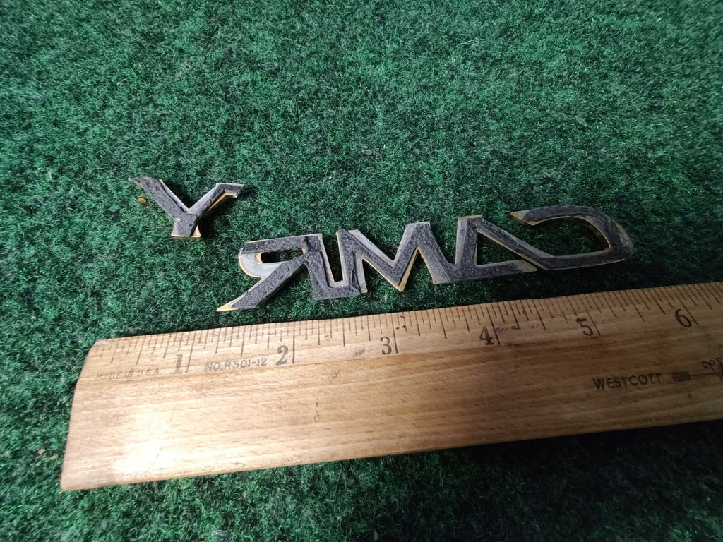 02 03 04 05 06 Toyota Camry Emblem Badge Letters Logo Trunk Rear Gold OEM 4S4
