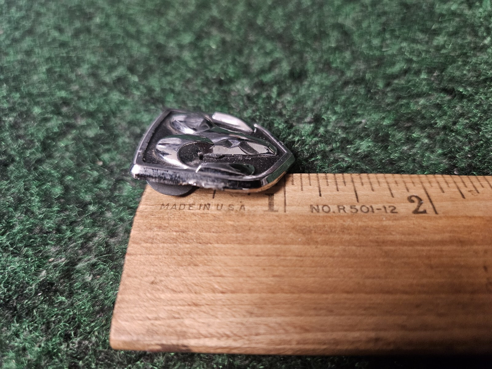 DODGE STEERING WHEEL EMBLEM OEM RAM 1500 2500 CHARGER DURANGO CARAVAN 3M5
