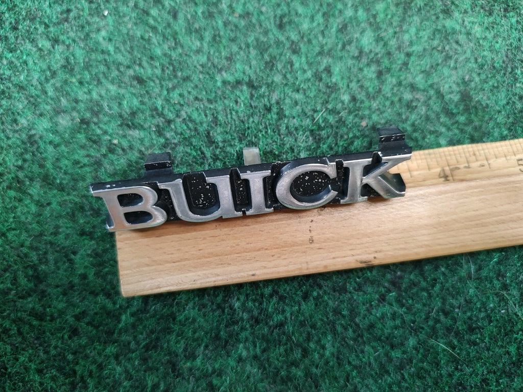 2003 2004 BUICK PARK AVENUE FRONT GRILLE EMBLEM BADGE SYMBOL 02 03 OEM 1S1