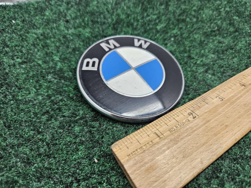 BMW Emblem Replacement 51-14-8-132-375 Logo BMW Roundel Decal Used 8132375 GL2