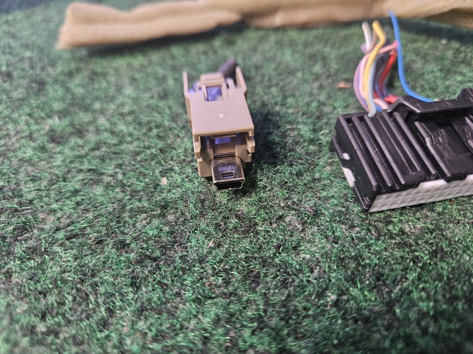 INFINITI Q50 Q60 Q70L QX30 QX60 TELEMATICS COMMUNICATION MODULE Pigtail Wire 4M7