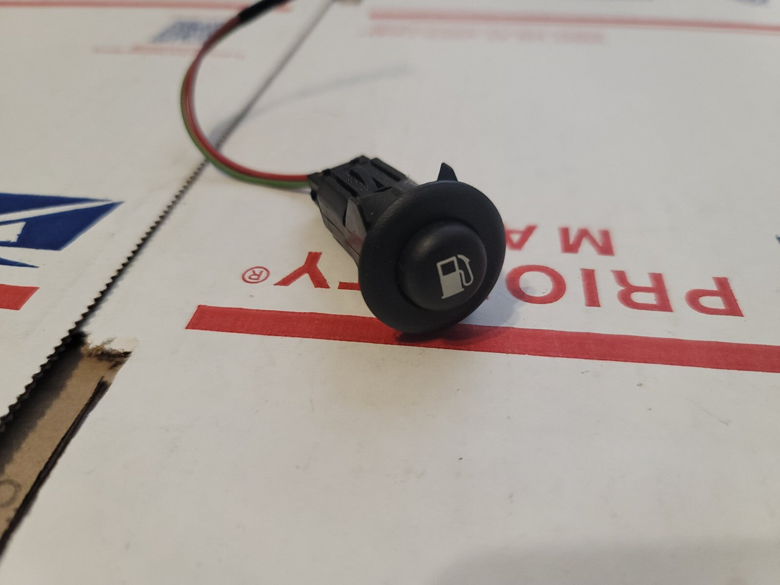 OEM 2011-2021 Jeep Grand Cherokee FUEL FILLER DOOR SWITCH GAS HATCH SWITCH 8L1