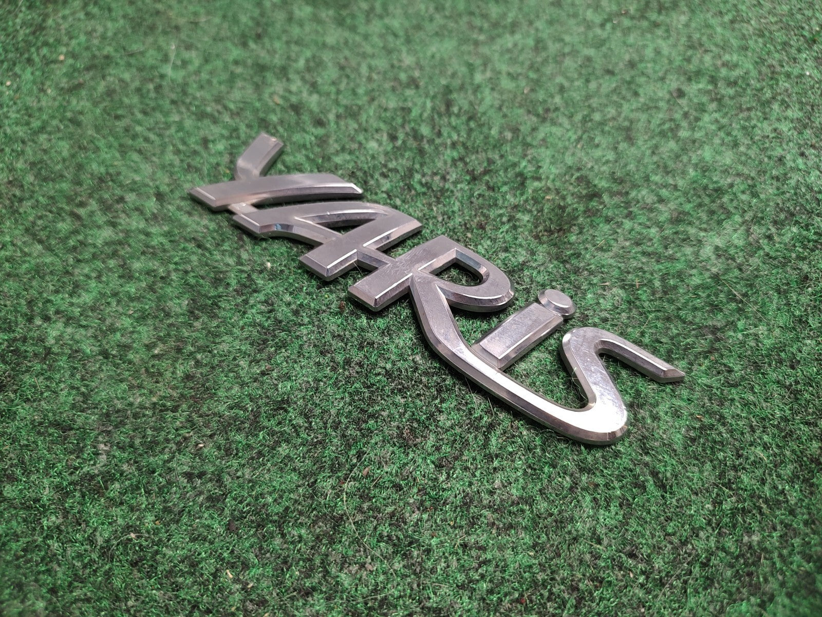 2006-2011 TOYOTA YARIS REAR EMBLEM LOGO BADGE SYMBOL CHROME LETTERS OEM 1S2
