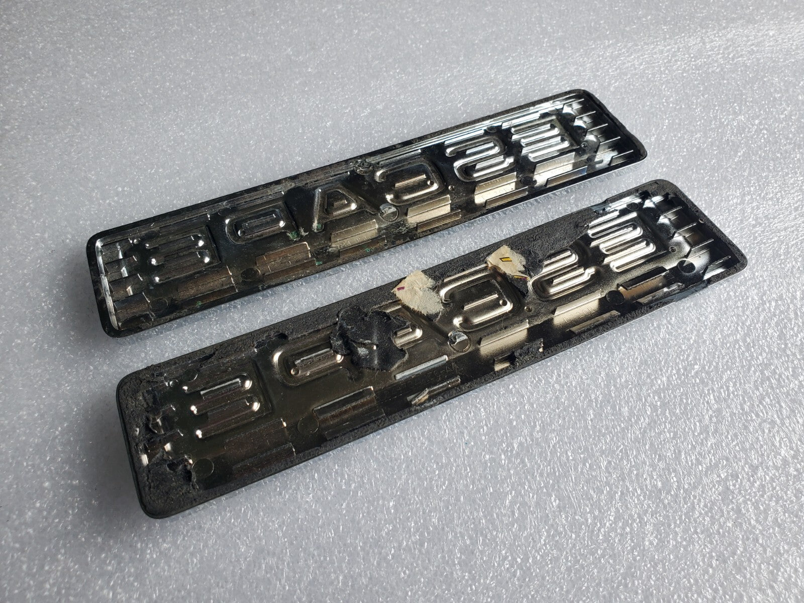 (2) 2008 09 10 11 12 FORD ESCAPE XLT REAR GATE CHROME EMBLEM LOGO BADGE OEM 2L3