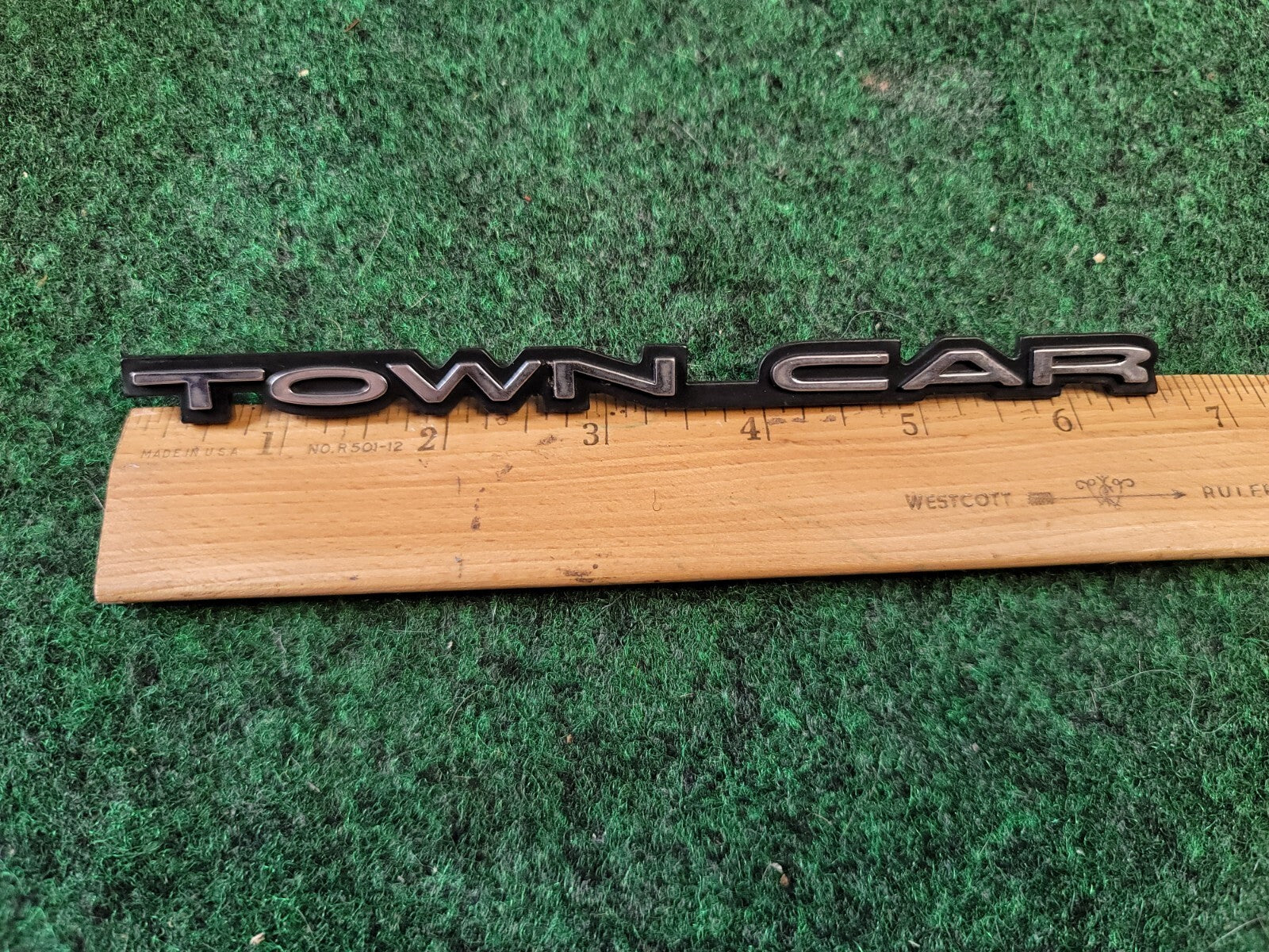 1998-2002 LINCOLN TOWN CAR OEM L/R REAR ROOF EMBLEM / BADGE F8VB-16B114-DA 1M2