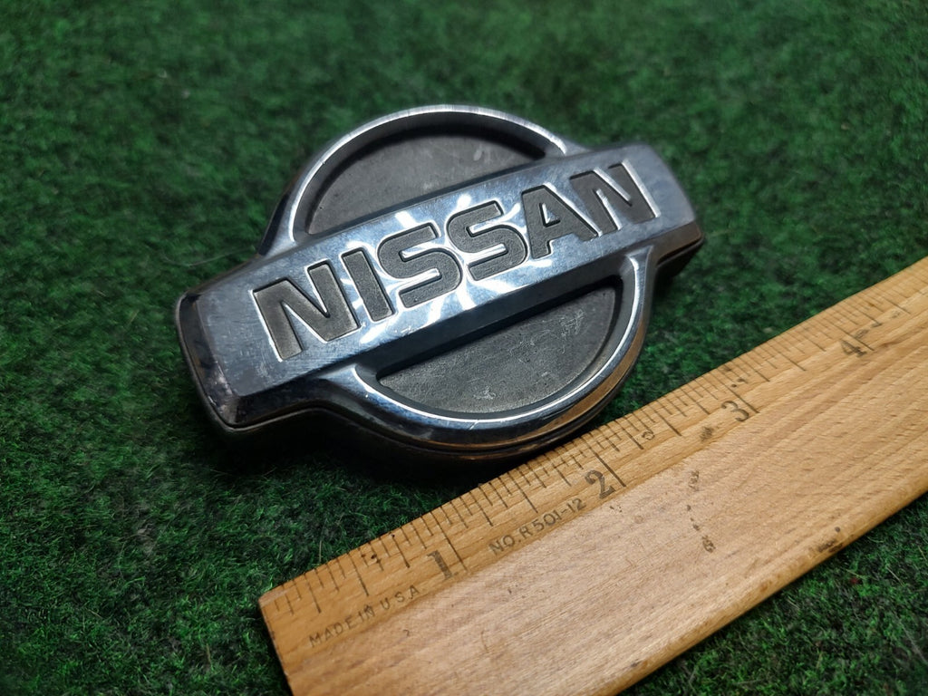00 01 Nissan Maxima Trunk Lid Emblem 84890-2Y900 Logo Badge Rear SE GXE GLE 3S3
