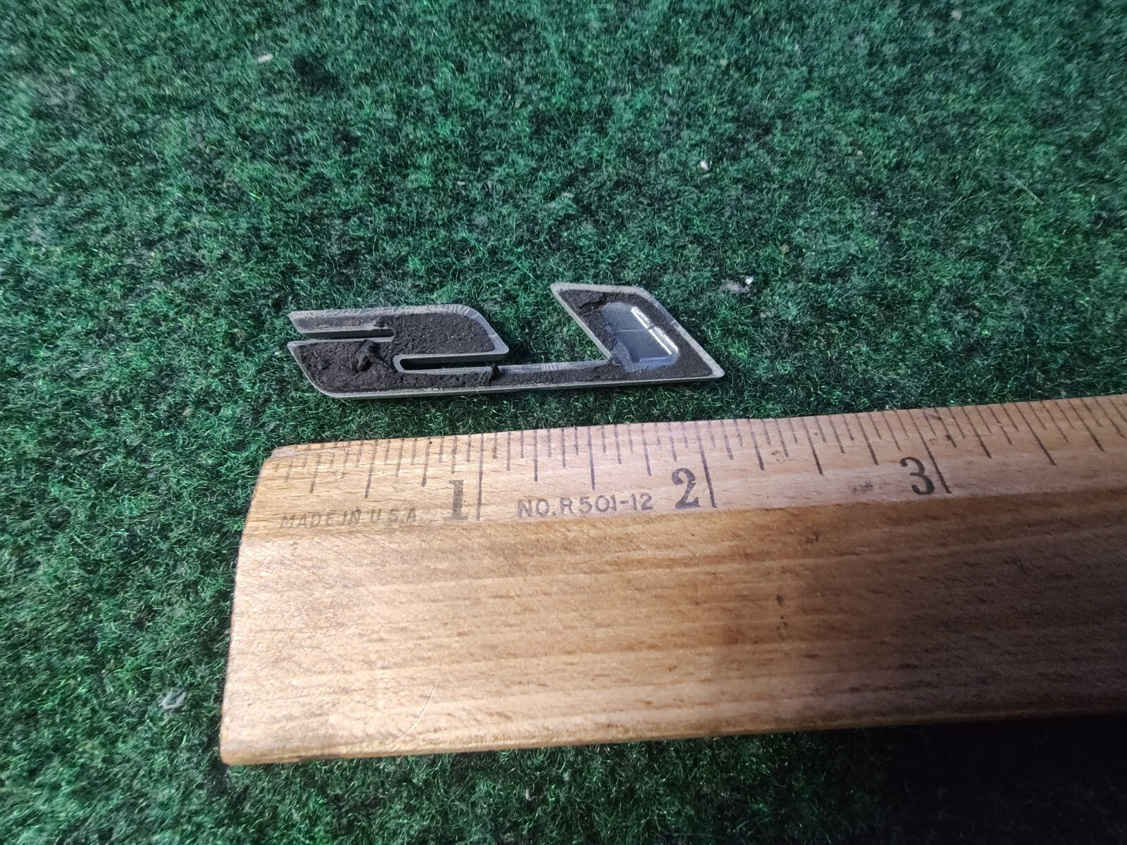 00 01 02 03 04 05 CHEVROLET IMPALA LS REAR EMBLEM LOGO BADGE SYMBOL OEM 7S3