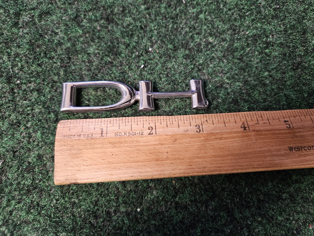 00 01 02 03 04 05 CADILLAC DEVILLE DHS REAR EMBLEM LOGO BADGE SYMBOL OEM 4M8