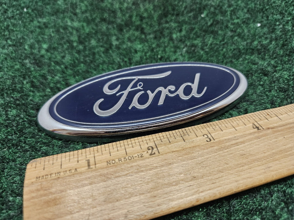 2001-2007 Ford Escape Tailgate Trunk Emblem BADGE YL84-7843500-AB GL3