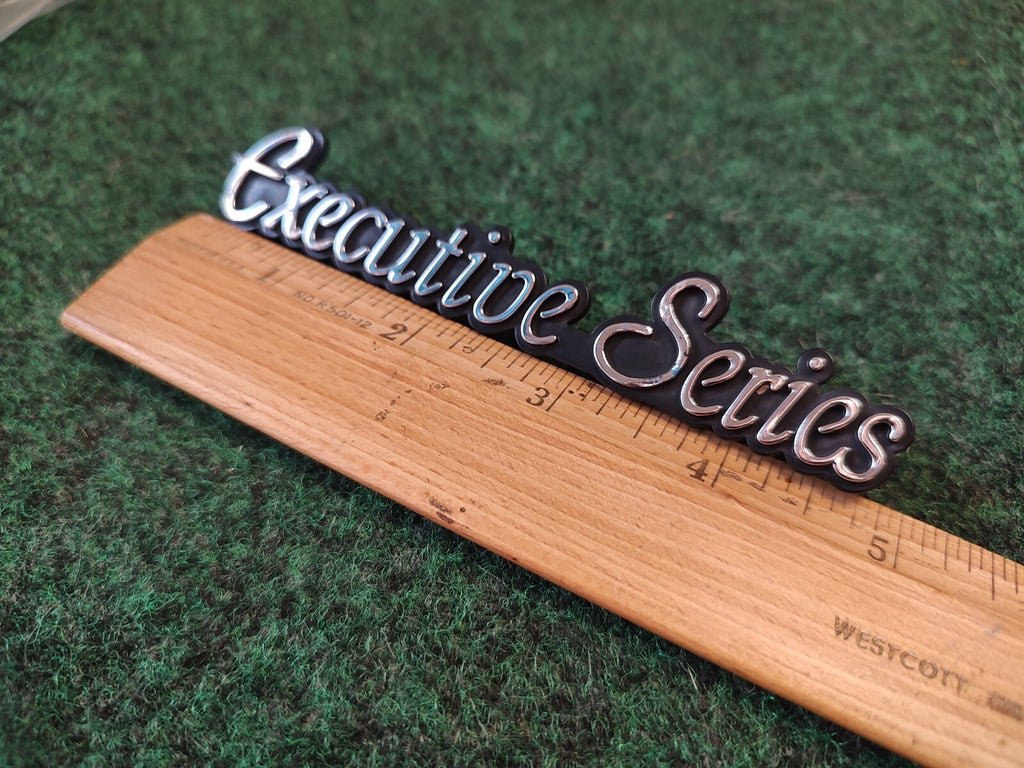 Lincoln Town Car Executive Series Emblem Badge Logo Nameplate F7VB-16B114-AB 3S1
