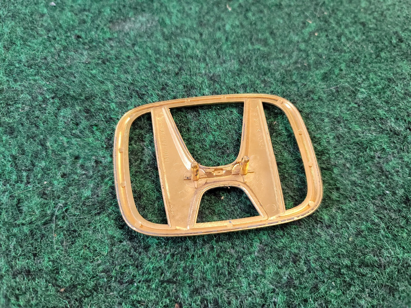 2001-2002 Honda Accord Rear Emblem Logo Badge Symbol Gold 75701-S84-A010-M1 1M4