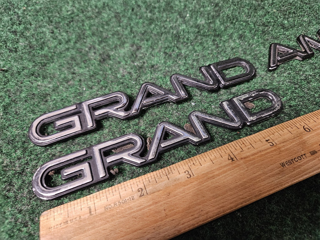 1997 1998 1999 2003 Pontiac Grand AM Door Name Plate  NAMEPLATE OEM 5M1