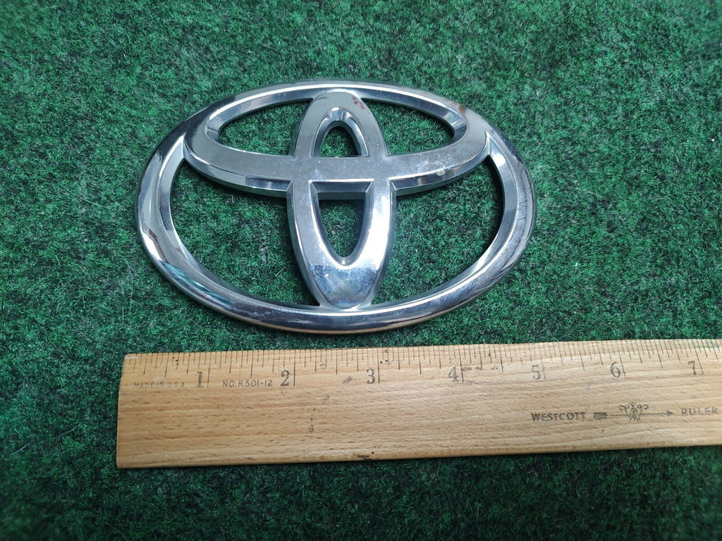 TOYOTA 5-1/8'' REAR TRUNK LID TAILGATE LIFTGATE EMBLEM 2006-2024 9097502072 3S3
