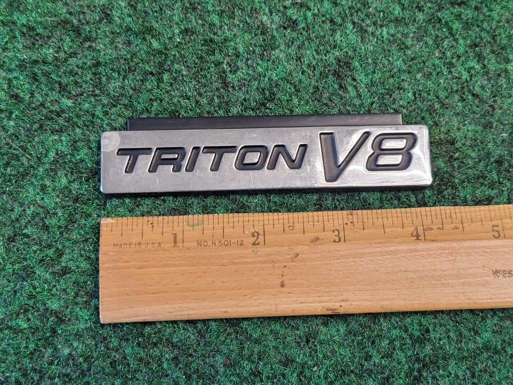 1997-03 FORD TRITON V8 FENDER EMBLEM GENUINE OEM  XL34-16B114-HA 1M5