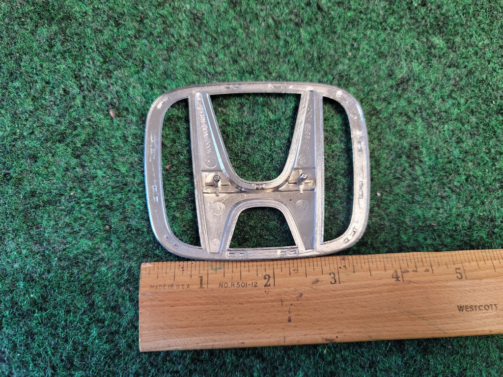 2003 - 2005 HONDA ACCORD SEDAN REAR TRUNK CENTER EMBLEM BADGE LOGO SYMBOL 1M6