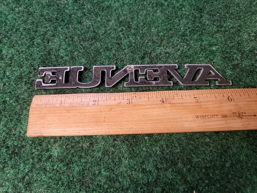 BUICK PARK AVENUE SIDE EMBLEM LOGO BADGE SYMBOL NAME PLATE BADGE USED 2S9