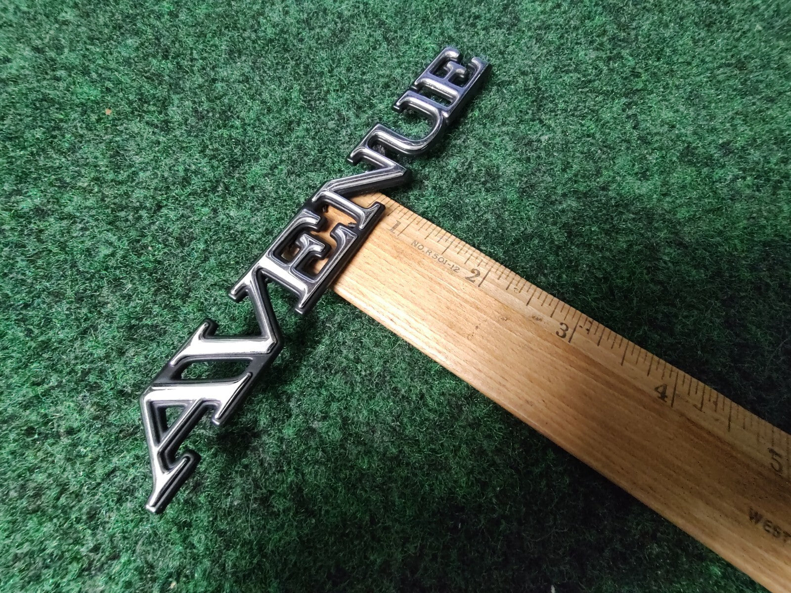 BUICK PARK AVENUE SIDE EMBLEM LOGO BADGE SYMBOL NAME PLATE BADGE USED 7S2