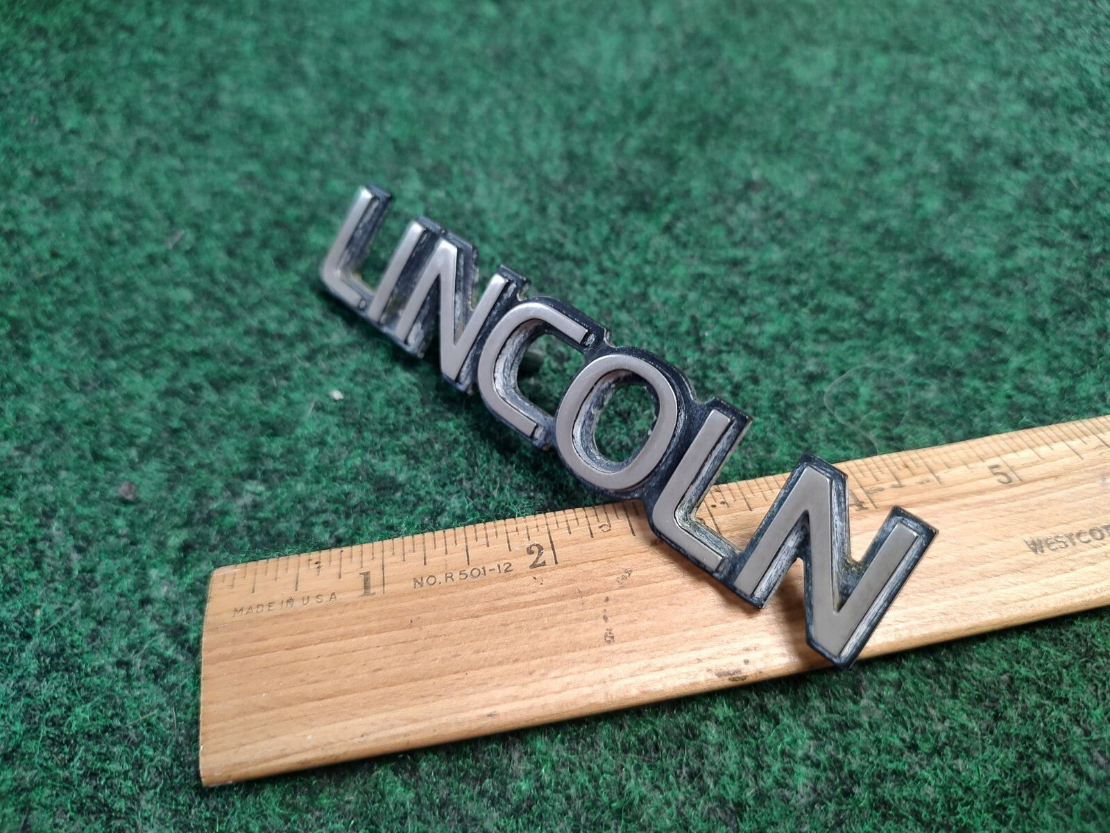 Lincoln OEM  Plastic Emblem Badge Logo Nameplate Name Plate Plastic 3S2