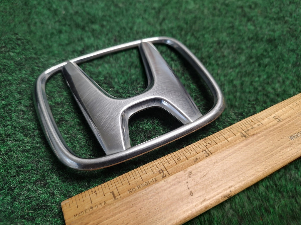 2005-2010 HONDA ODYSSEY REAR LIFTGATE EMBLEM LOGO SYMBOL 75701-SHJ-A000 OEM 2S9