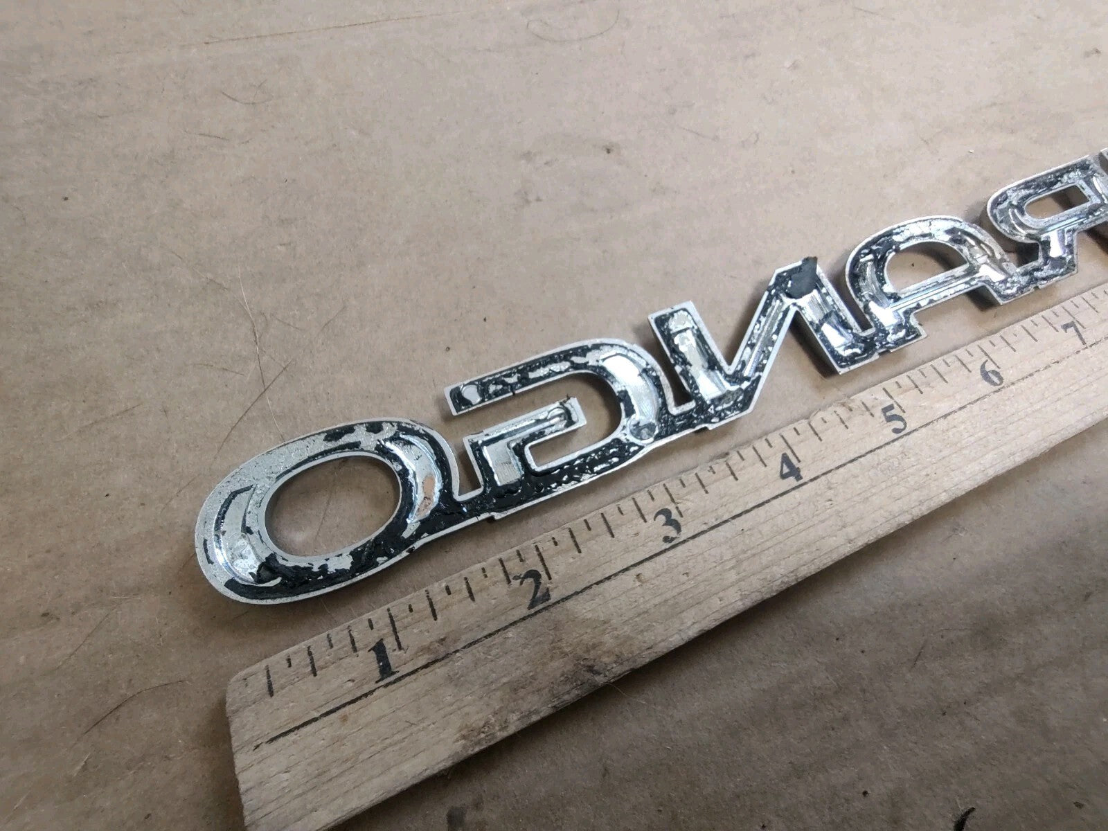 04 05 06 07 08 09 DODGE DURANGO REAR GATE CHROME EMBLEM LOGO BADGE USED OEM DL1