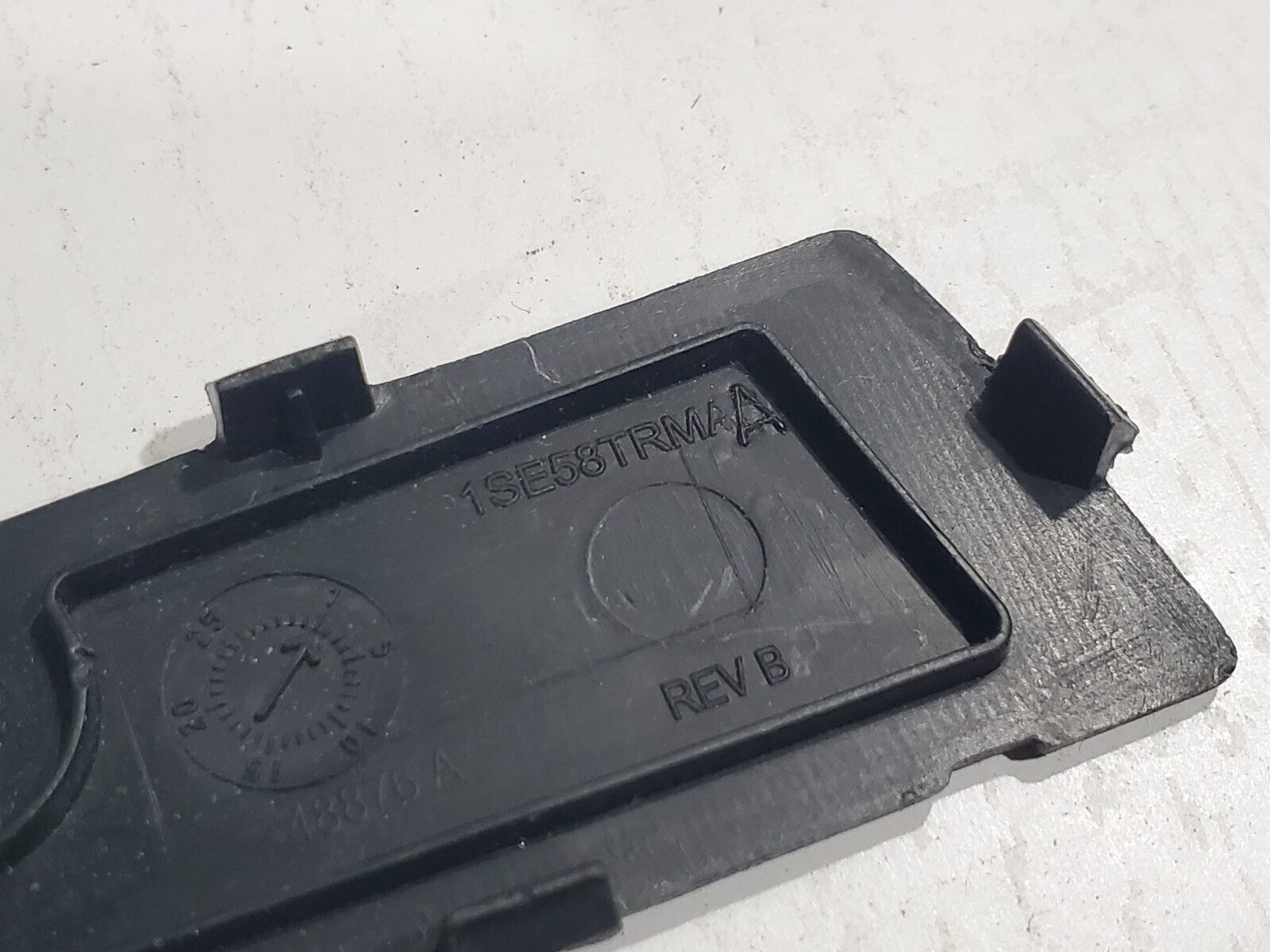 2012 2013 CHRYSLER 300C RIGHT REAR ARM REST PLUG COVER TRIM 6L3