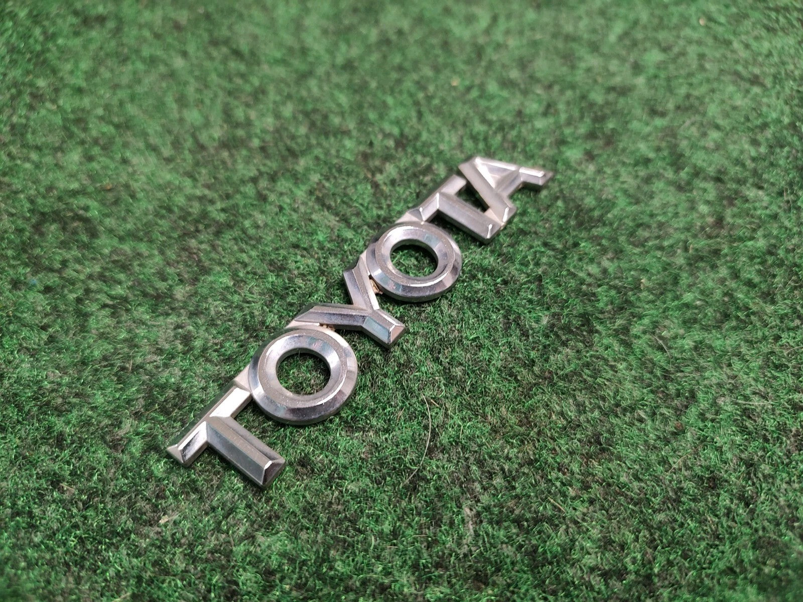 Toyota OEM 1998-2002 Corolla Sedan Rear Trunk Emblem Badge Logo 75441-12770 1S6