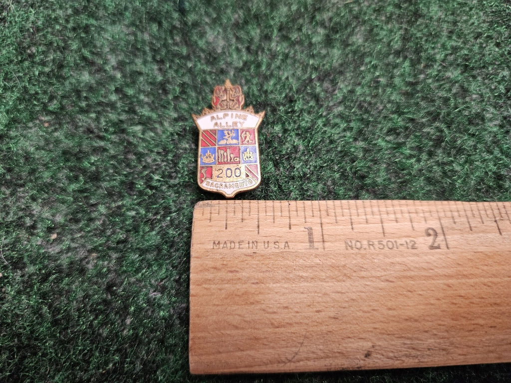 Vintage Alpine Alley Sacramento Lapel Pin Hat Jacket Vest EUC