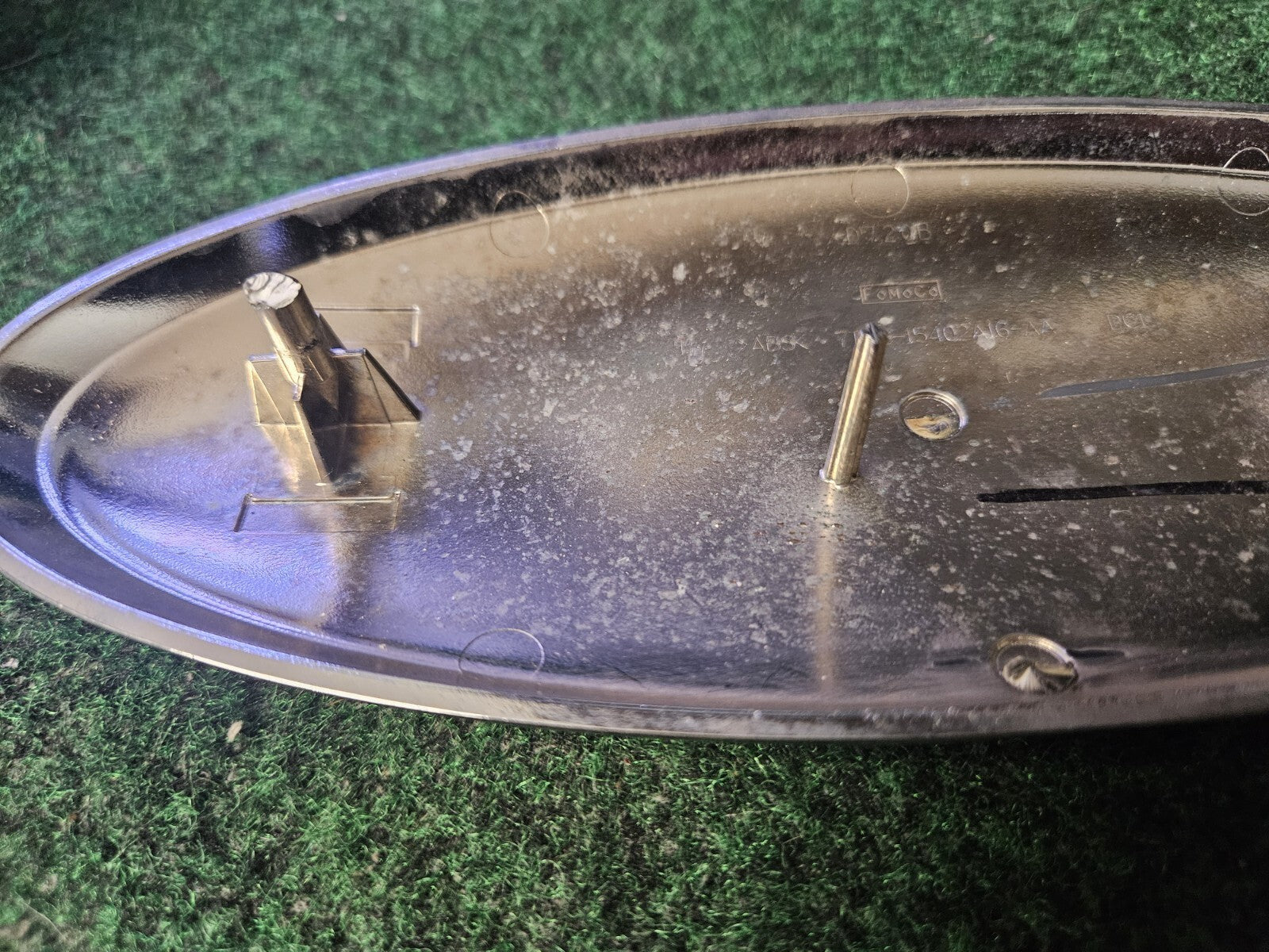 Ford Taurus Front Grille Emblem 9" Oval Badge OEM 7T43-15402A16-AA 4M8
