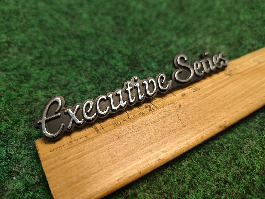 1998-2002 LINCOLN TOWN CAR EXECUTIVE SERIES EMBLEM BADGE SYMBOL OEM 4S3