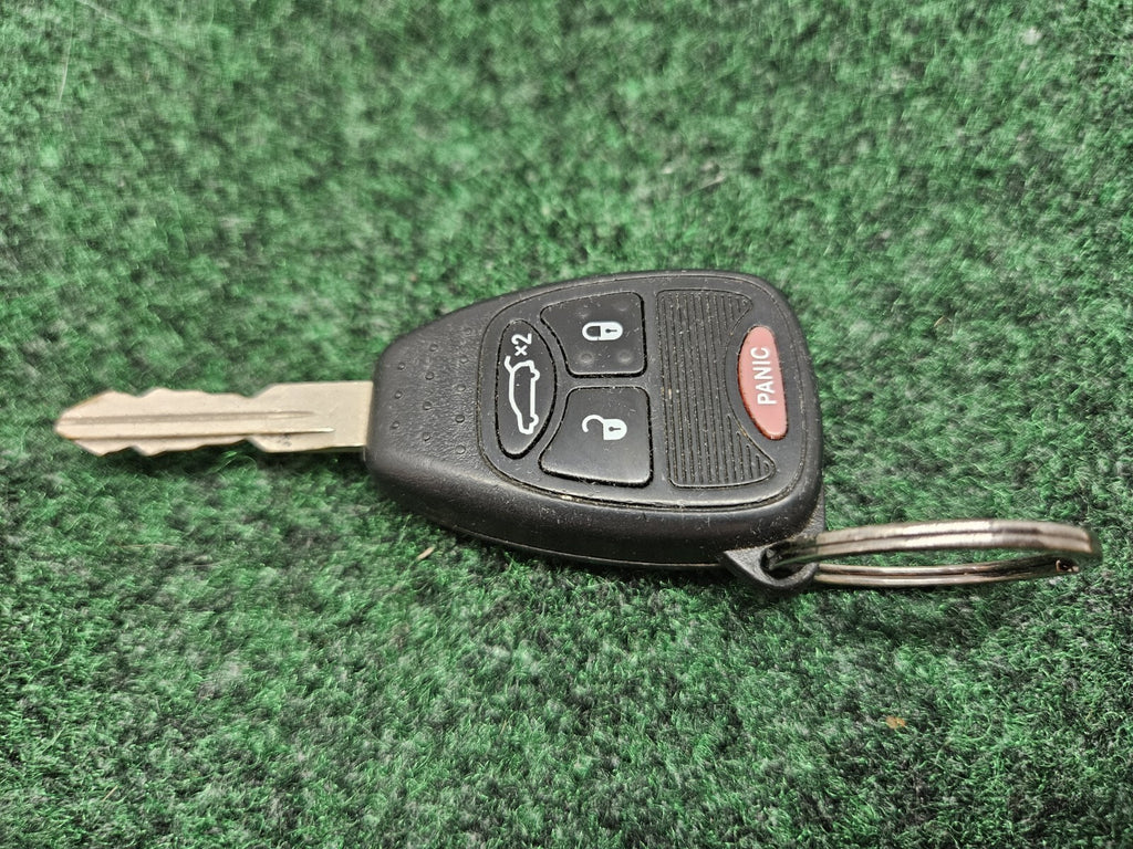 OEM CHRYSLER PACIFICA JEEP LIBERTY KEYLESS REMOTE KEY FOB KEY Used Cut Key GL3