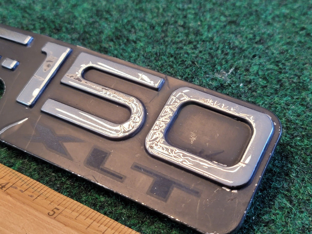 97 98 99 00 01 02 03 FORD F-150 XLT SIDE FENDER EMBLEM LOGO BADGE OEM 1M2