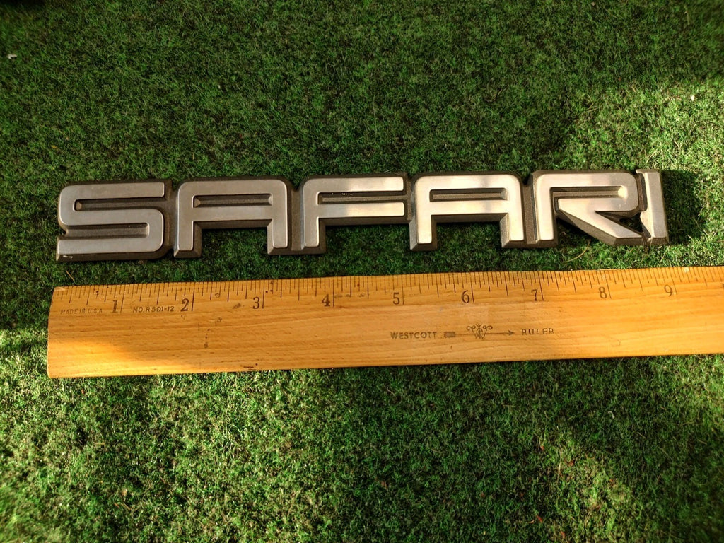 1995-2005 GMC Safari Rear Door Emblem Badge Logo Nameplate Name 15690681 2S5