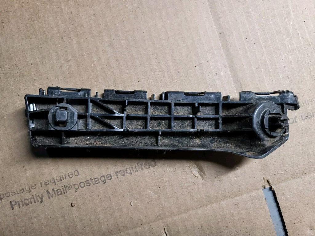 2012-2014 Toyota Yaris  Front Driver Side Bumper Retainer Left LH HL3