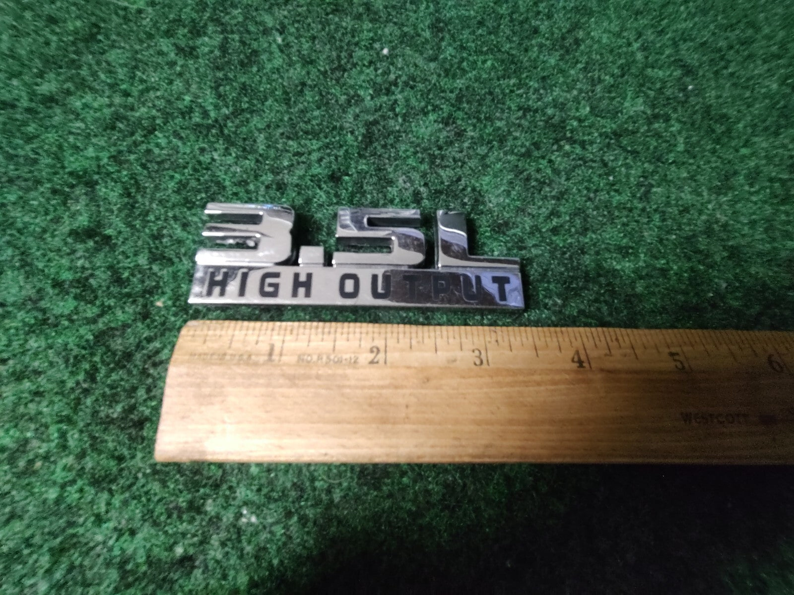 Dodge Charger Magnum 3.5L HIGH OUTPUT Nameplate Emblem Logo 04806330AA 1S2