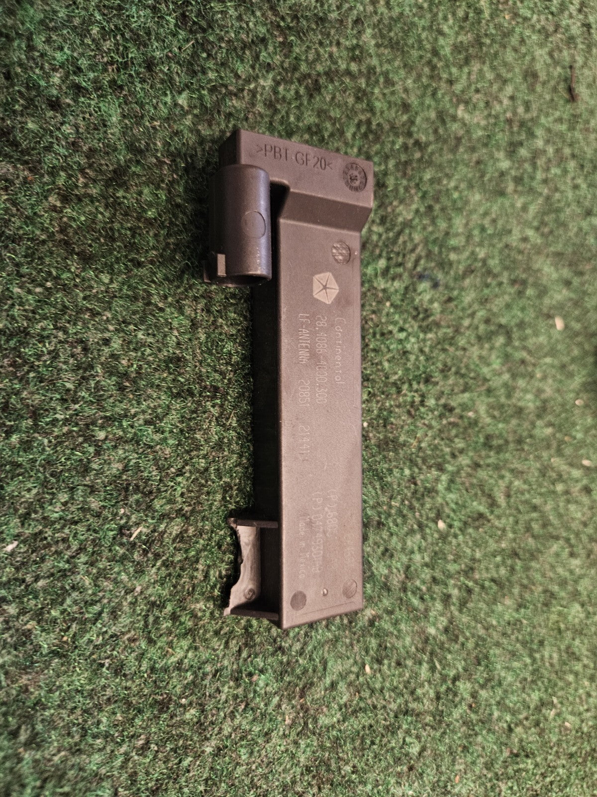 17-25 ALFA ROMEO STELVO REAR KEYLESS PASSIVE ENTRY ANTENNA MODULE Broke Tabs 5M5