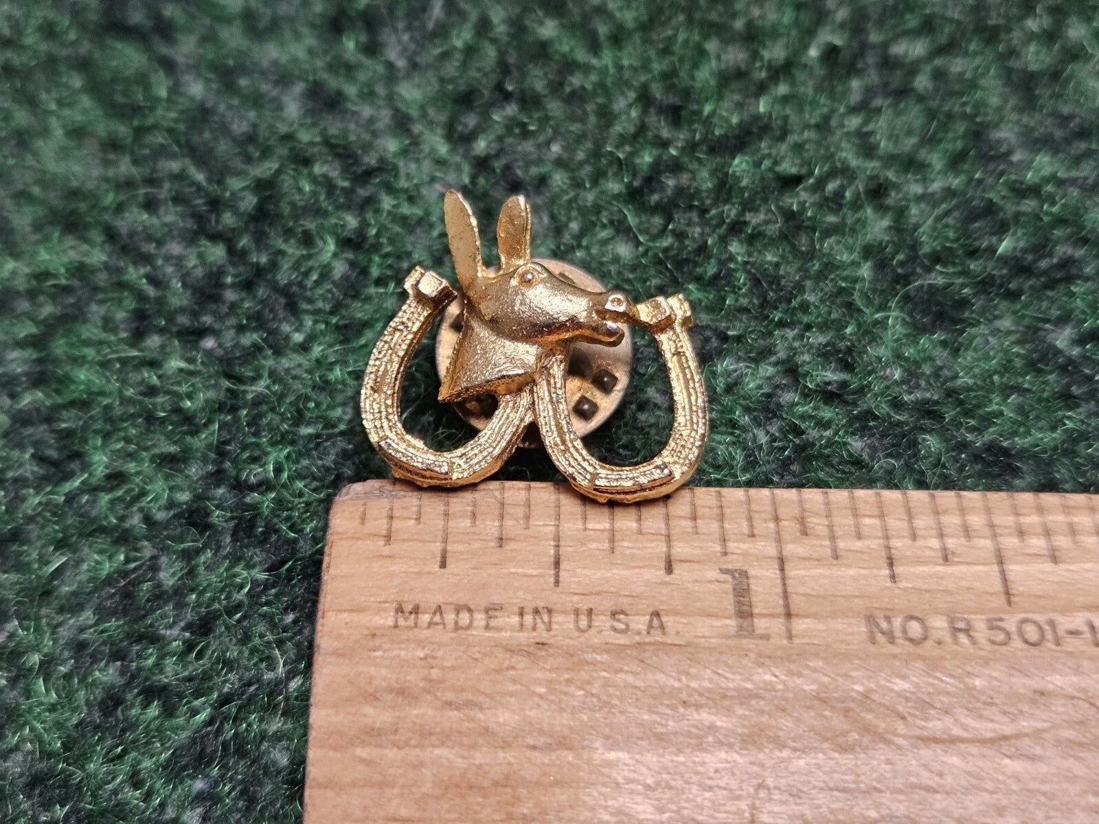 Vtg 1960's Golf Oil Promo Democratic Gold Tone Pin Small Donkey Horseshoes