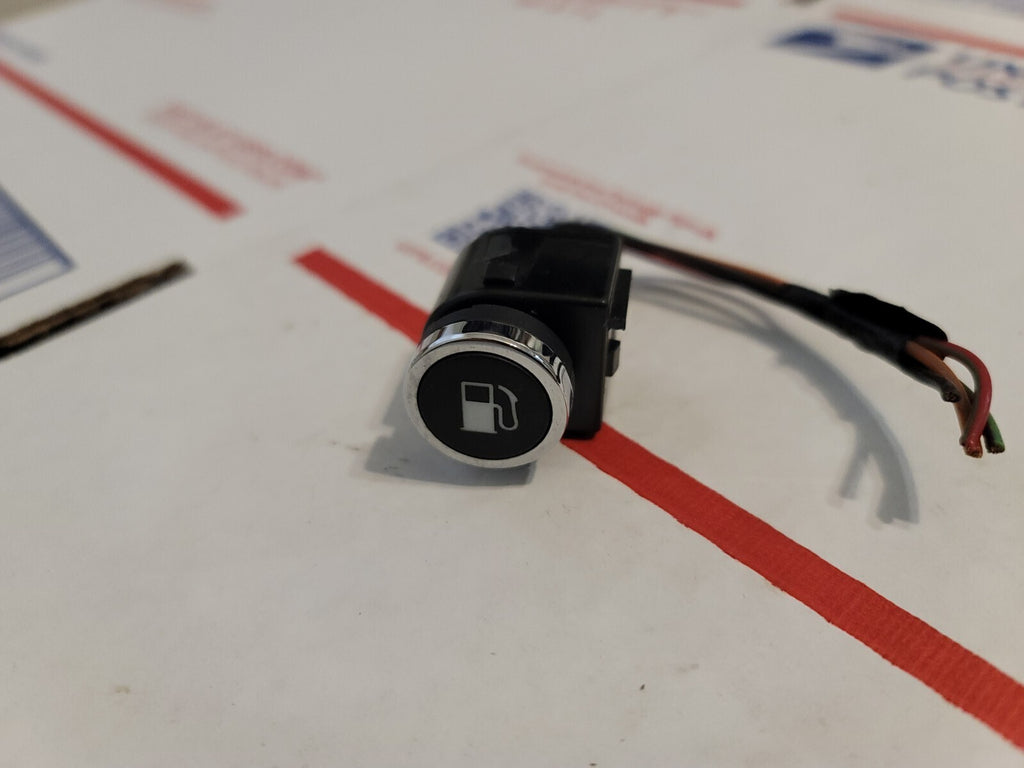 2014 - 2020 JEEP GRAND CHEROKEE FUEL FILLER DOOR LID OPEN SWITCH 68164107AA 7L7