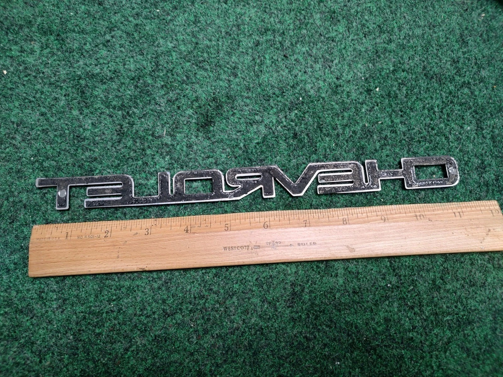 1992-2007 CHEVROLET SUV Truck Rear Emblem Nameplate OEM 10120219 15998983 2S4