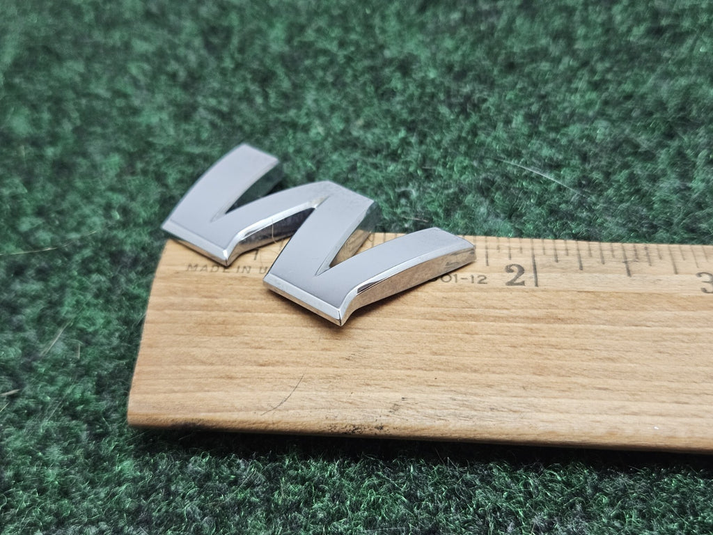OEM "W" Silver Individual Letter Lettering Emblem Badge Logo Nameplate 7S7