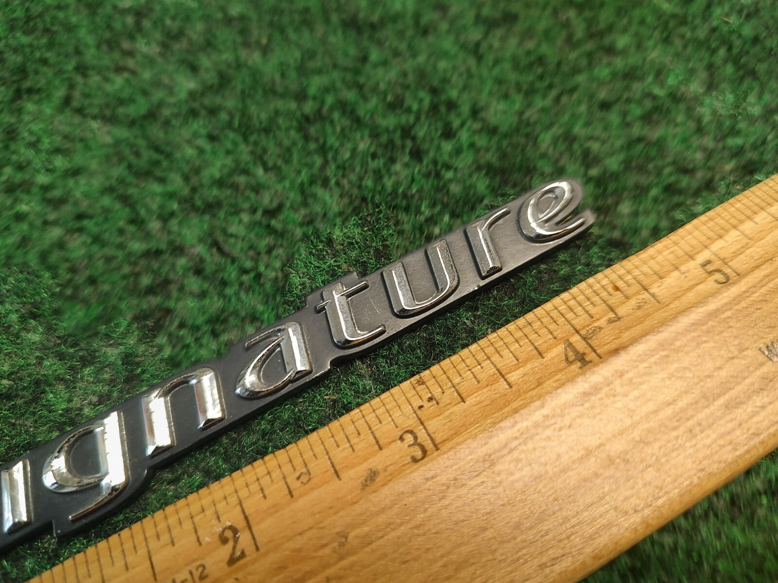 03-11 LINCOLN TOWN CAR SIGNATURE SIDE EMBLEM LOGO BADGE SIGN SYMBOL USED 4S3
