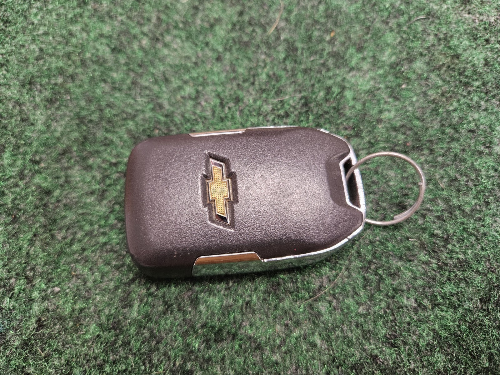 OEM GMC HYQ1AA Key Fob with 6 Buttons KeyFob Keless Entry Used Key Is Cut 7S5