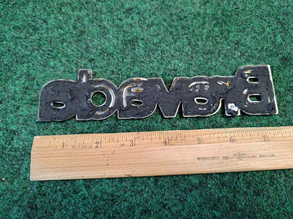 96 97 98 99 00 01 OLDSMOBILE BRAVADA REAR LID SIDE EMBLEM LOGO BADGE Gold 2M9