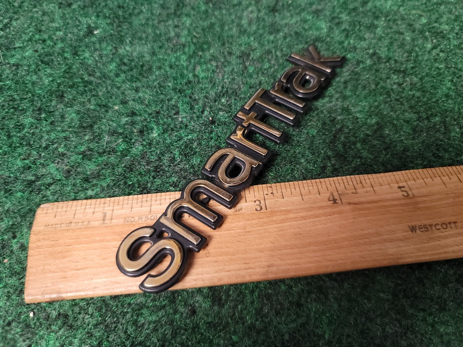 1997-2001 Oldsmobile Bravada "SmartTrak" Hatch/Trunk Emblem - P/N - 15957899 5S8