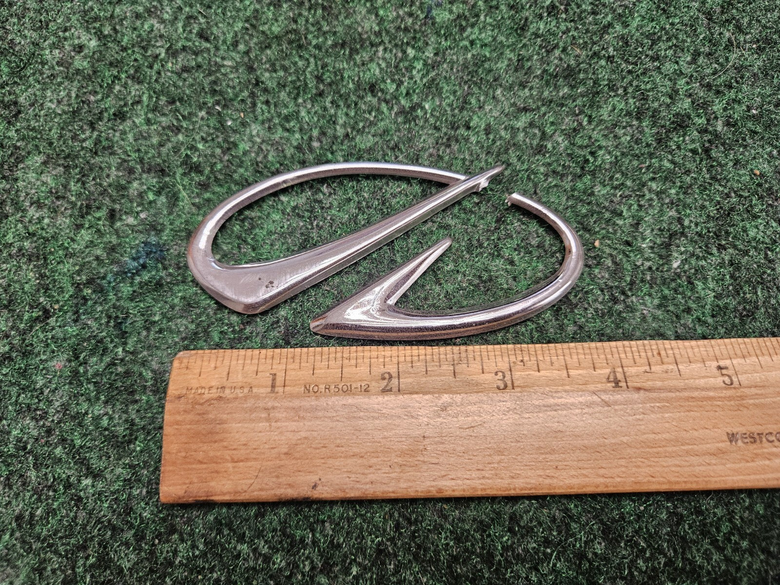 Vintage OLDSMOBILE Chrome EMBLEM SYMBOL BADGE OEM Nameplate Logo 4" Cracked CL4