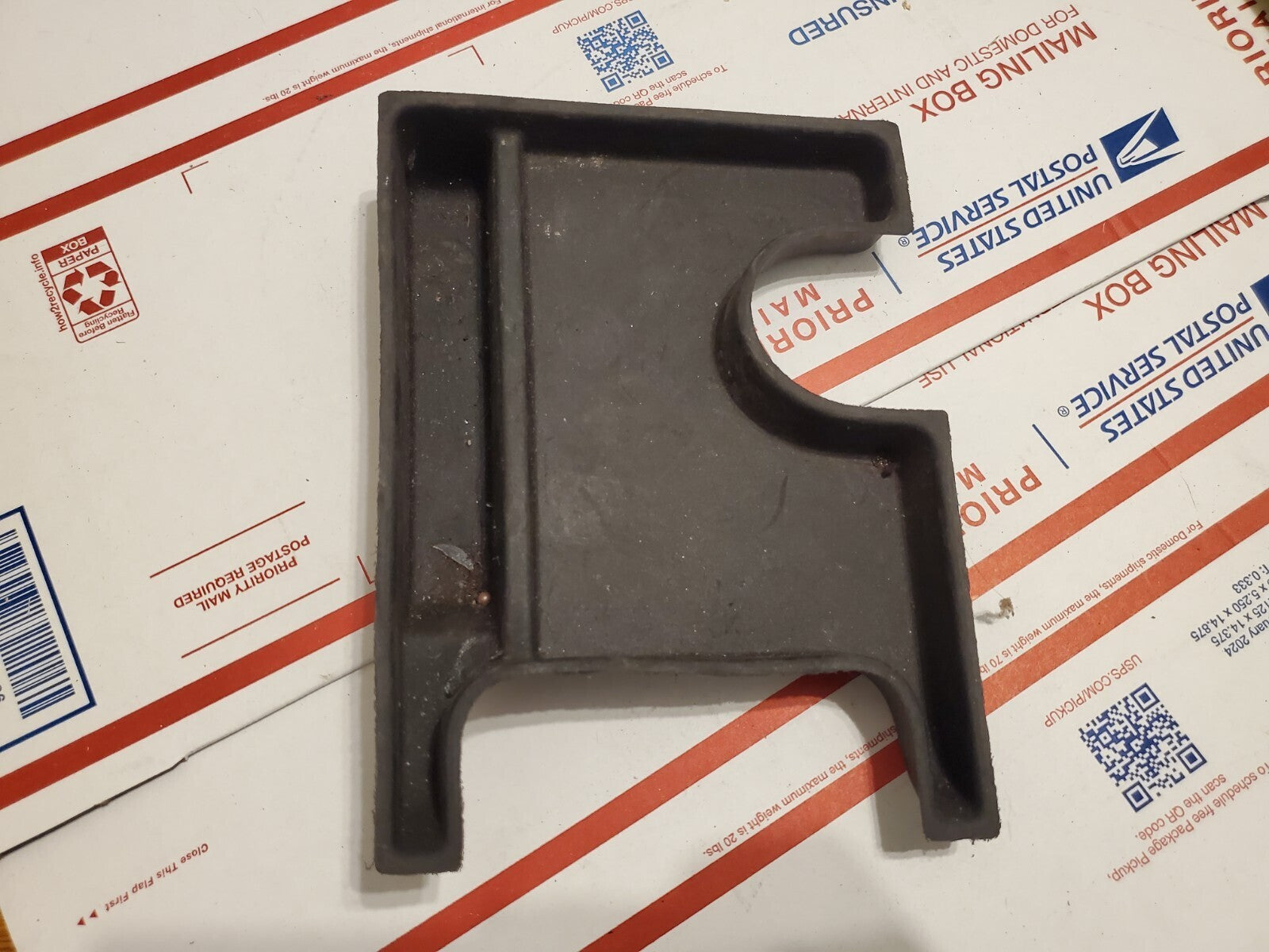 2015 - 2021 DODGE CHARGER  CENTER CONSOLE STORAGE INSERT BIN MAT COVER OEM CB1
