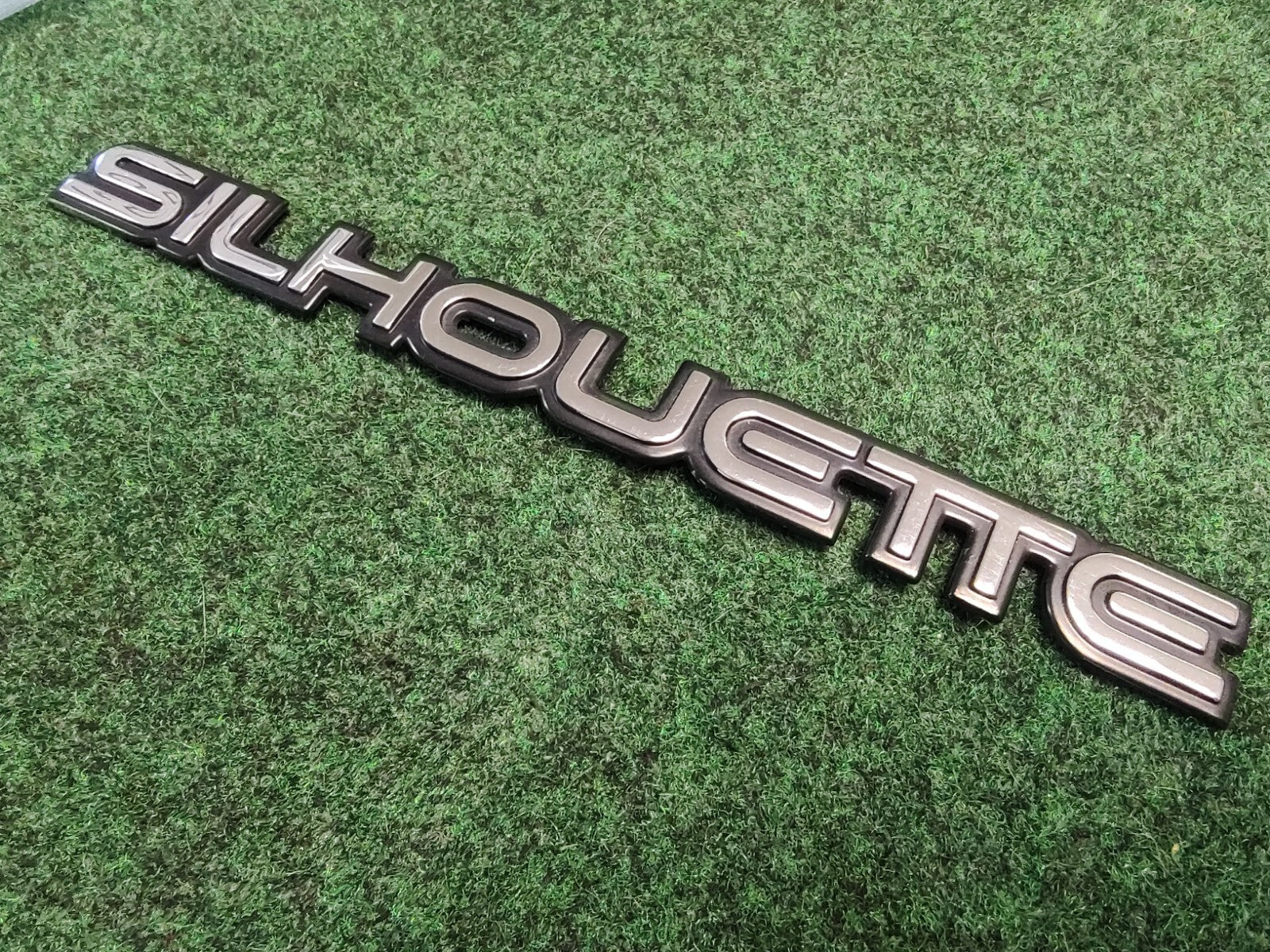 Oldsmobile 1997-2004 Silhouette Gold Rear Trunk Emblem Badge Logo 10242278 1S9