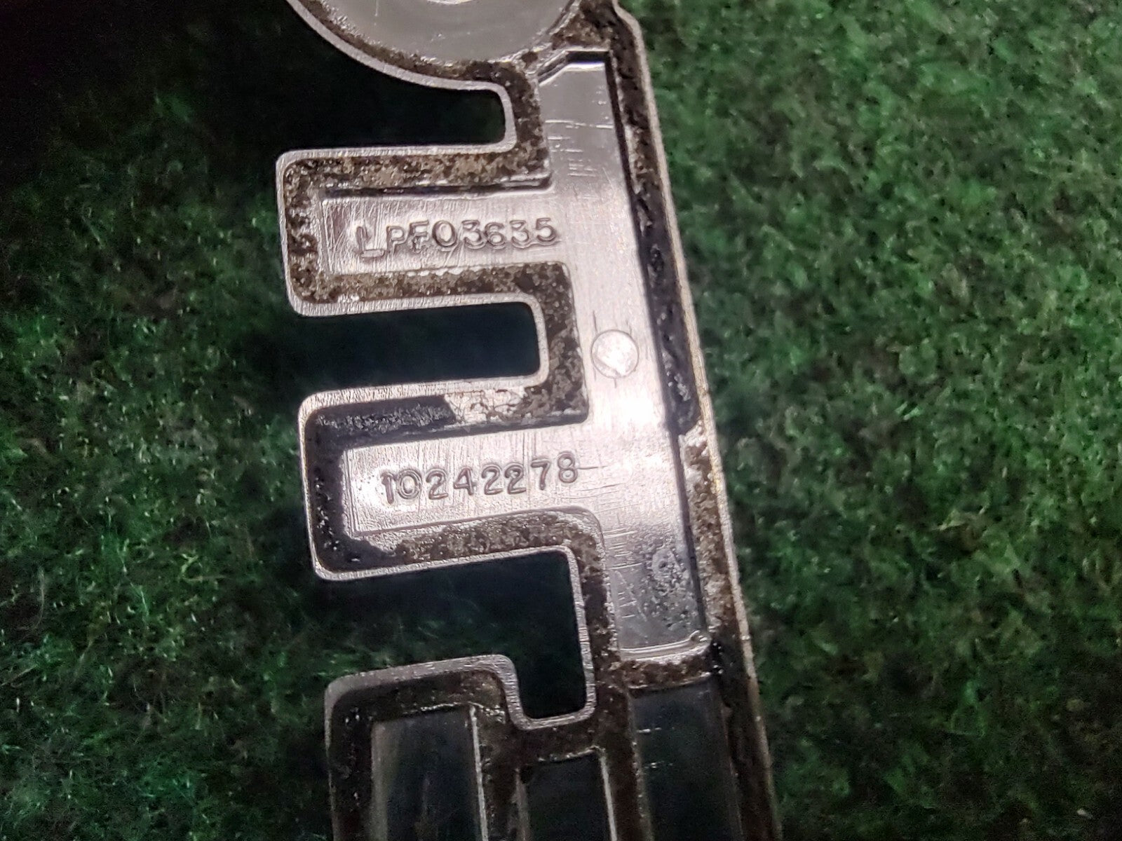 1997-2004 Oldsmobile Silhouette Chrome Rear Trunk Emblem Badge Logo 10242278 1S7