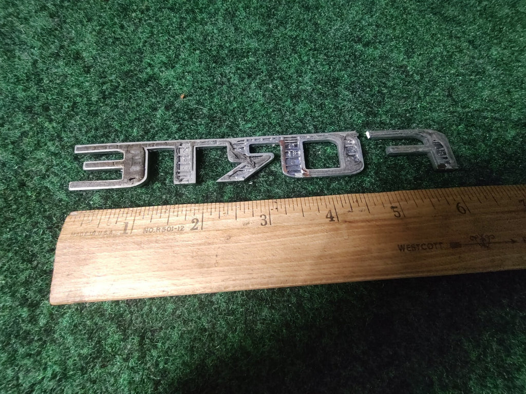 10 11 12 13 Kia FORTE Emblem Nameplate Rear trunk Chrome Emblem Cracked 9L3