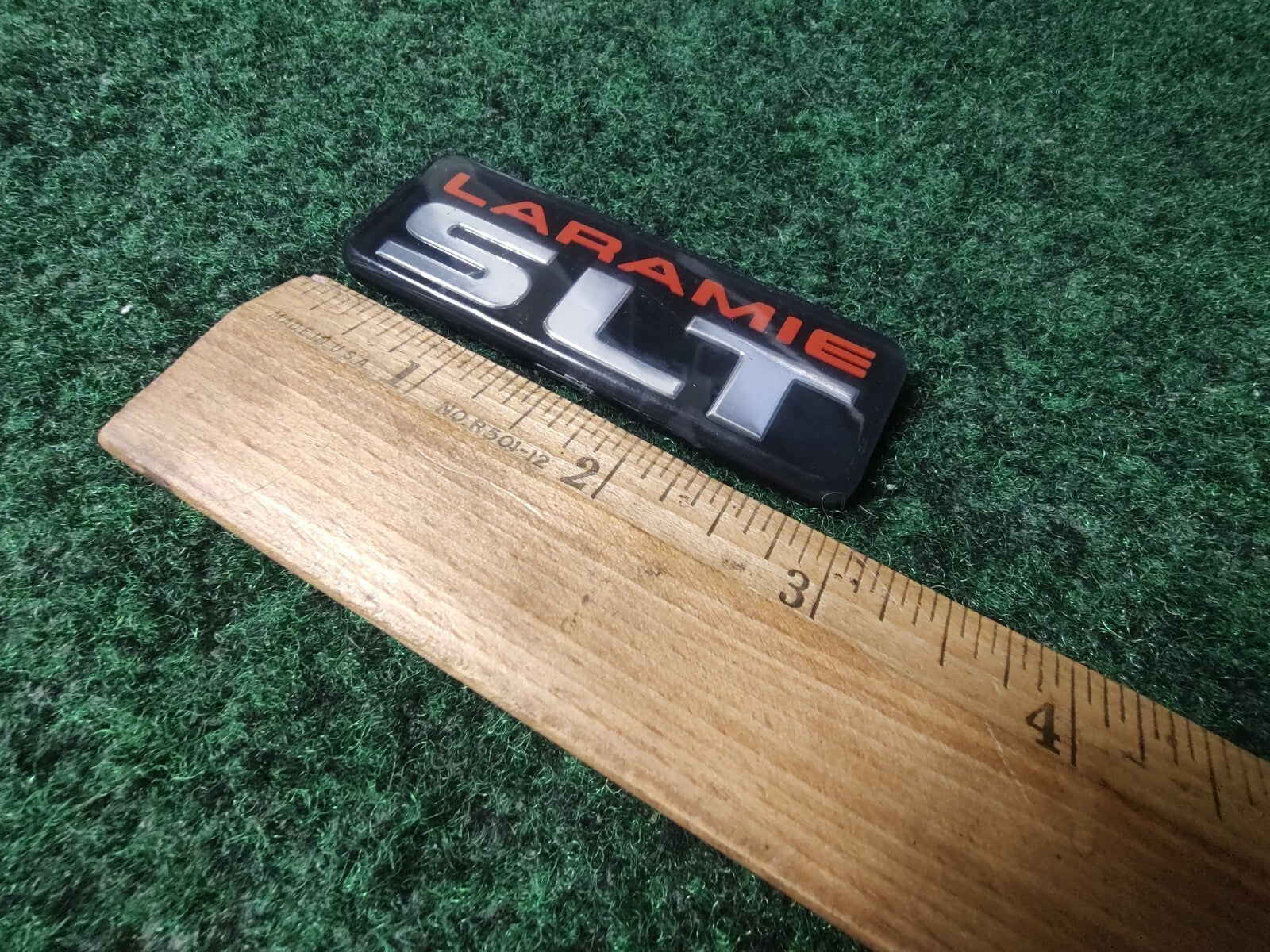 94 95 96 97 98 99 00 01 DODGE RAM SLT LARAMIE SIDE EMBLEM LOGO BADGE 1S6