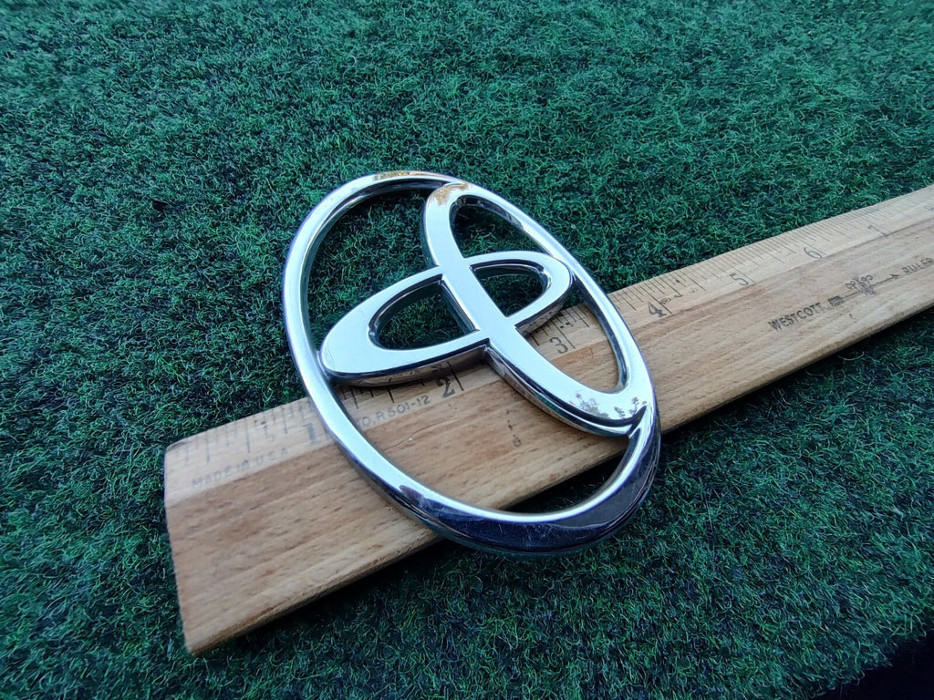 1999 - 2002 Toyota Avalon Rear Trunk Emblem Sign Badge Genuine 75471-AC010 10L4